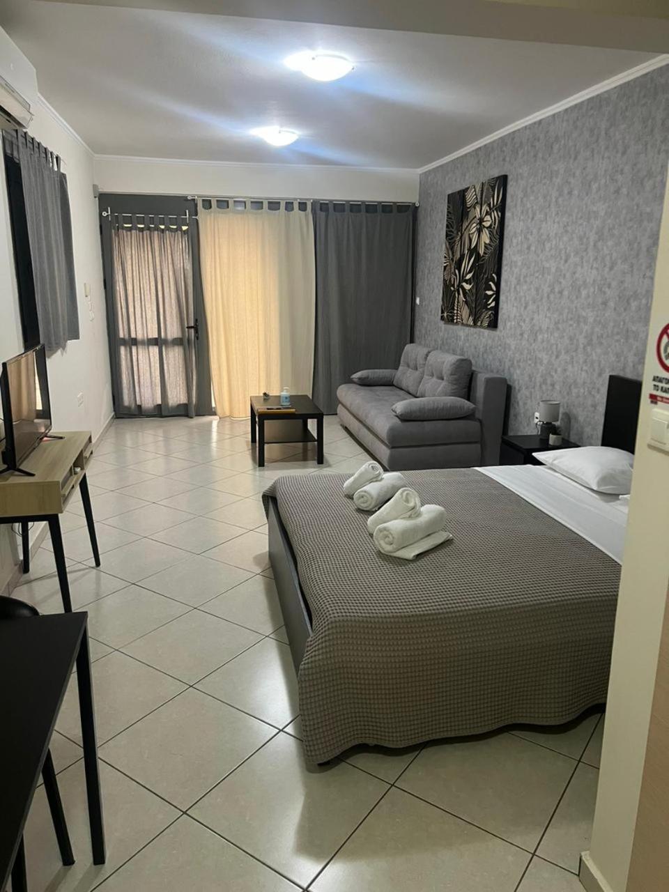 Avr Airport Deluxe Suites 4 Markopoulo Mesogaias Luaran gambar